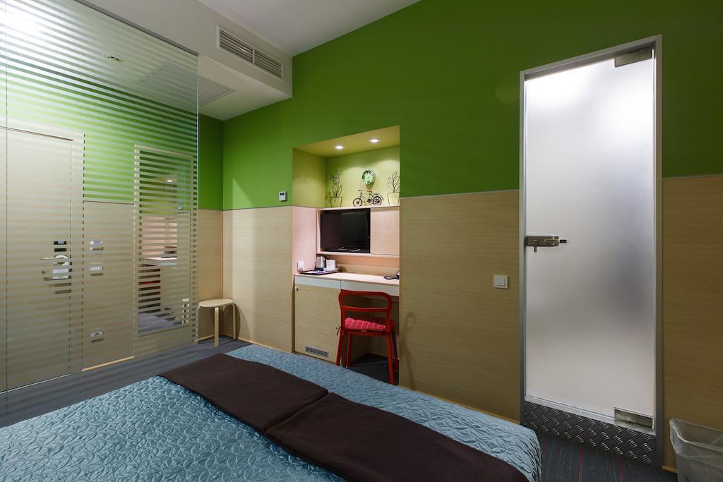 Hotel Sleeport Dniepropietrowsk Zewnętrze zdjęcie
